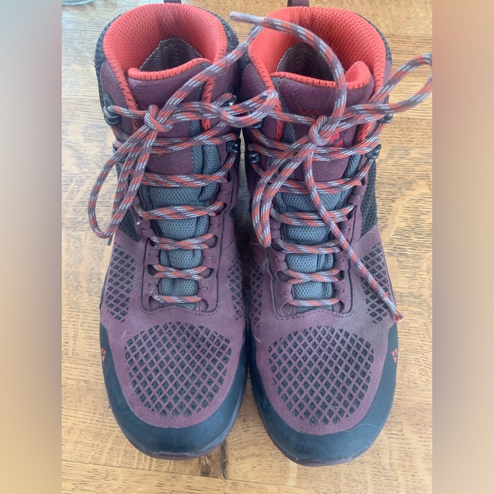 VASQUE Hiking Boots